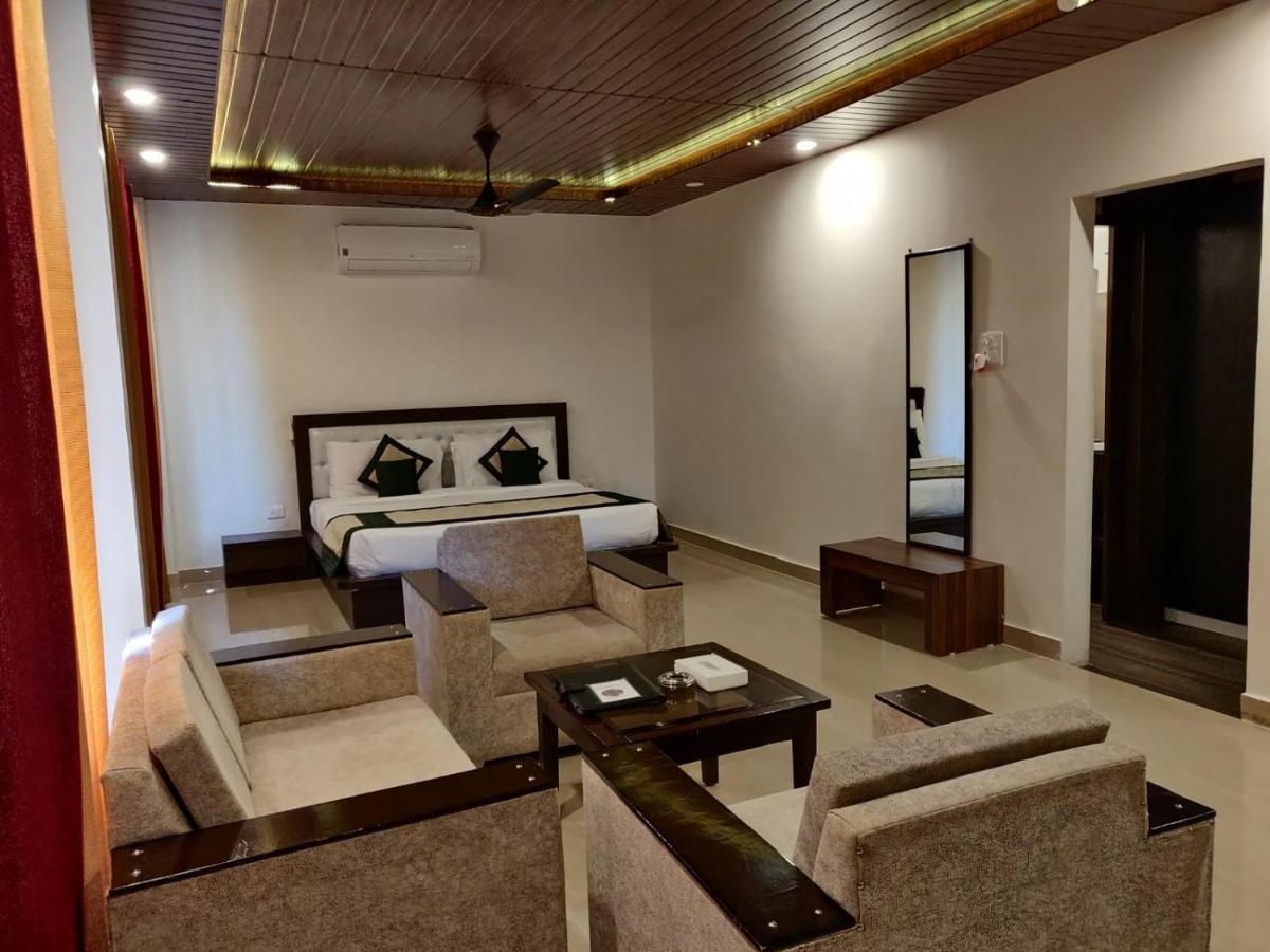 Skywood Resort Shoghi Shogi Dış mekan fotoğraf