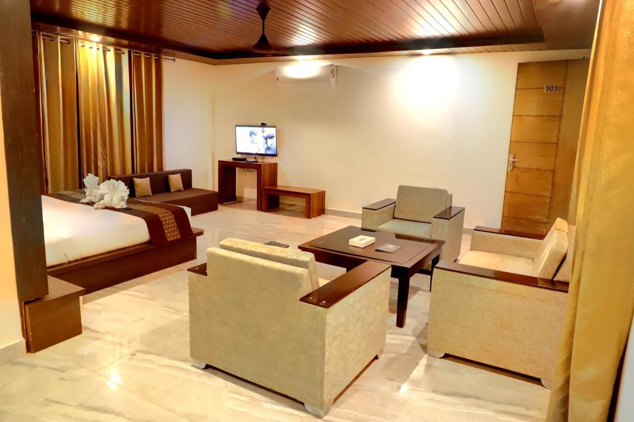 Skywood Resort Shoghi Shogi Dış mekan fotoğraf