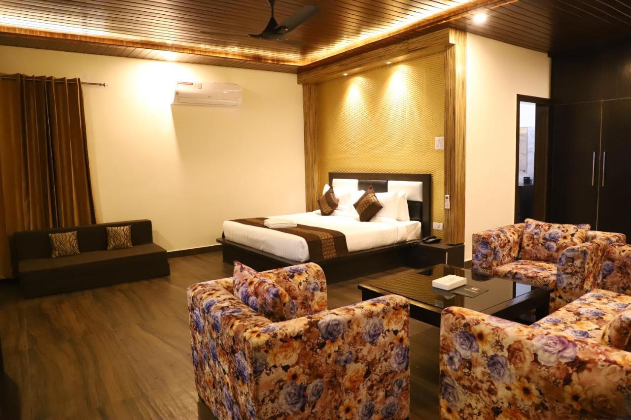 Skywood Resort Shoghi Shogi Dış mekan fotoğraf