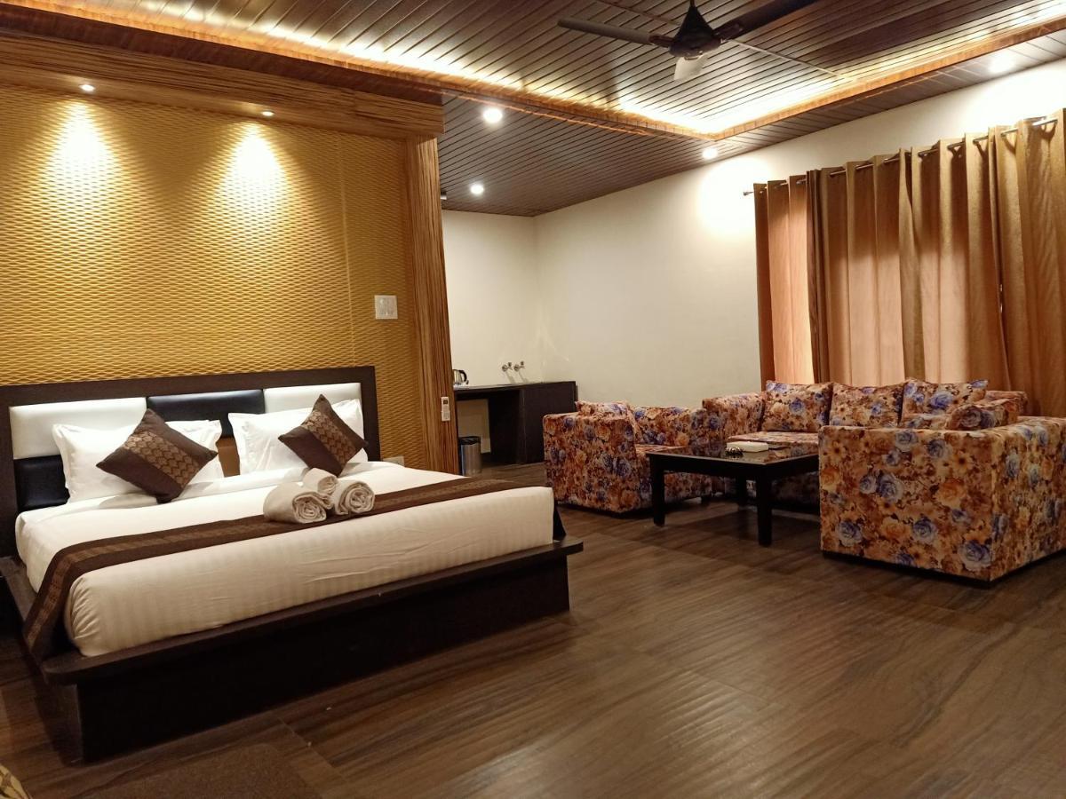 Skywood Resort Shoghi Shogi Dış mekan fotoğraf